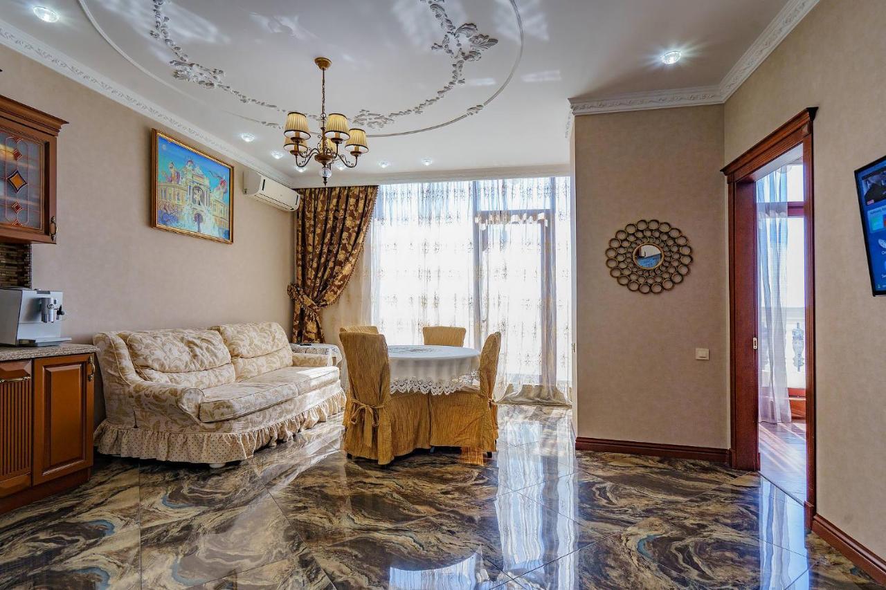 Gefest Apartments Odessa Buitenkant foto