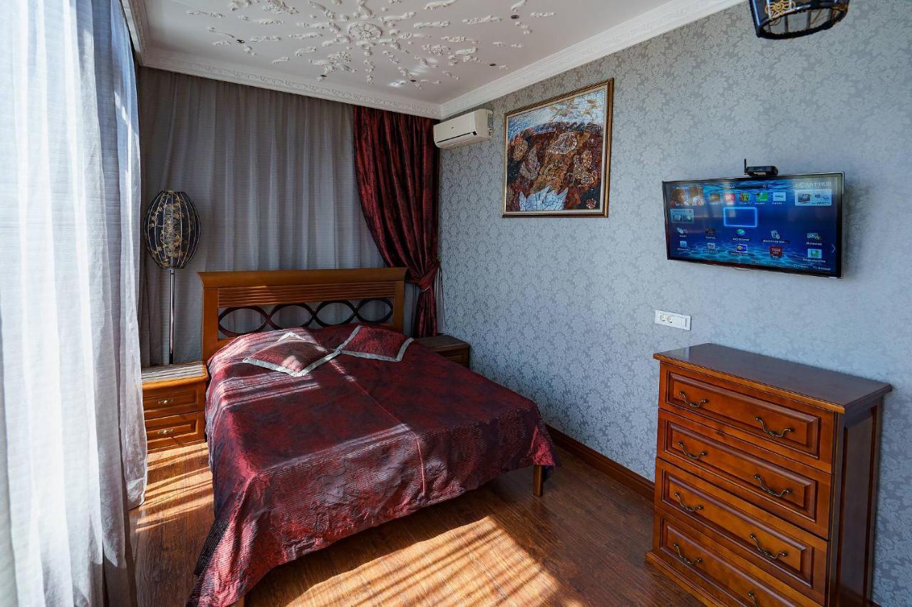 Gefest Apartments Odessa Buitenkant foto